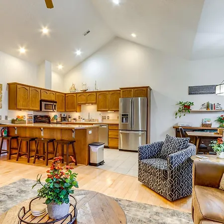 Modern Coeur Dalene Getaway Condo Walk Downtown! Coeur d'Alene Exterior photo