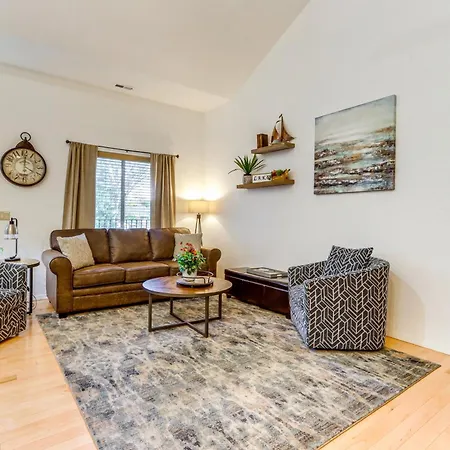 Modern Coeur Dalene Getaway Condo Walk Downtown! Coeur d'Alene Exterior photo