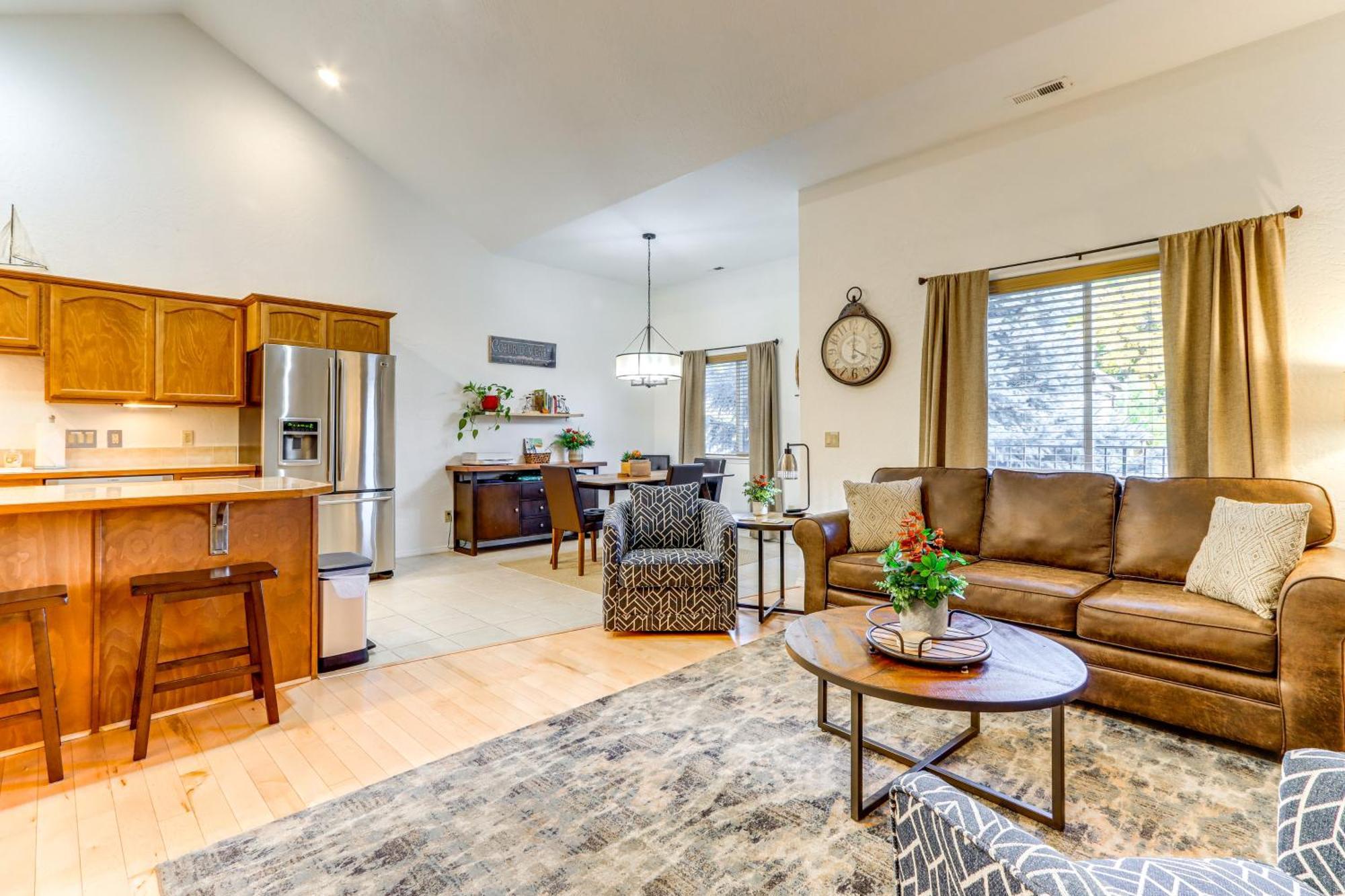Modern Coeur Dalene Getaway Walk Downtown!