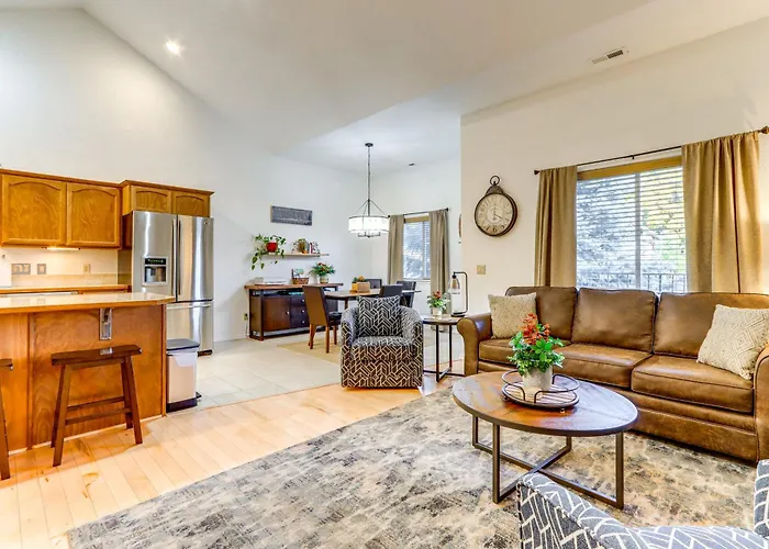 Modern Coeur Dalene Getaway Condo Walk Downtown!