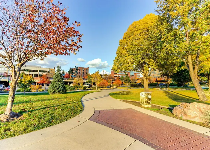 Modern Coeur Dalene Getaway Condo Walk Downtown!
