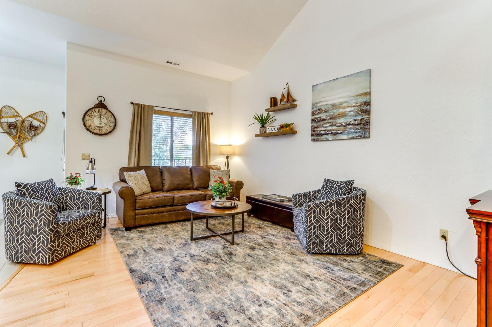Modern Coeur Dalene Getaway Walk Downtown! *